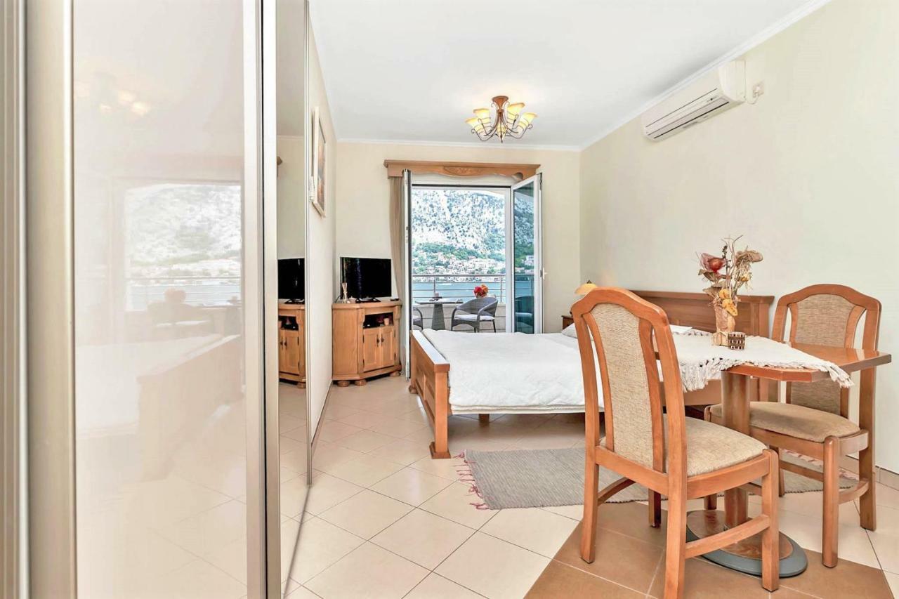 Apartments Jovanovic Котор Екстериор снимка